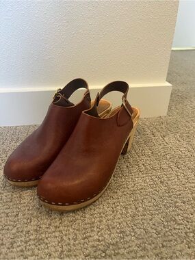 Bryr Brown Leather Slingback Clog Heels